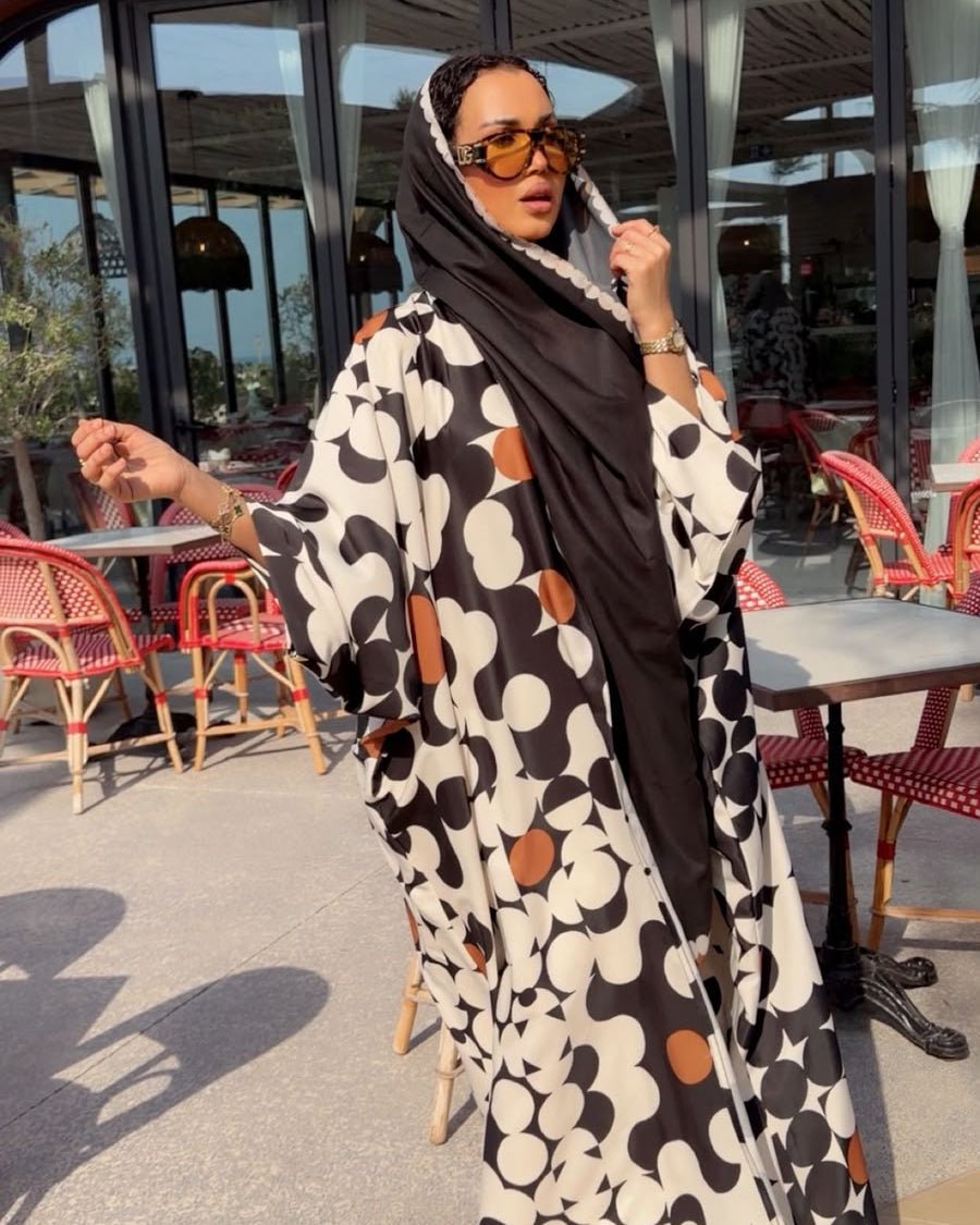 Noir & Ivory Retro Print Abaya - Ramsam Boutique